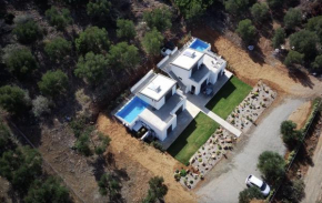 Luxury Villas In Nopigia With A Private Pool - Isabel Artemis